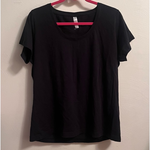 L.A.T Black Scoop Neck Tee - Picture 1 of 4